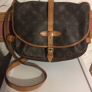 Louis Vuitton Saumer 30 Crossbody